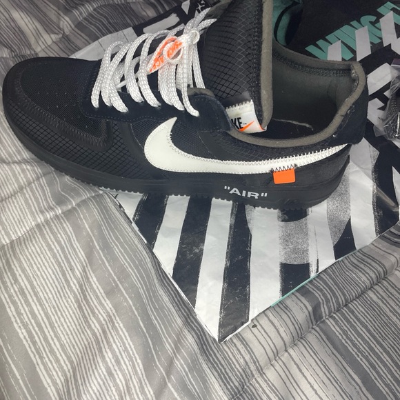 Athletic_Shoes
